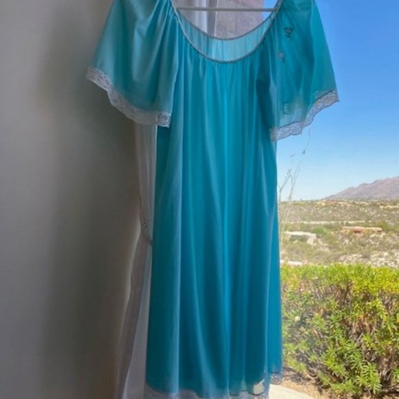 CLAIRE BY LUCIE BEVERLY HILLS VTG BLUE NIGHT GOWN - Picture 1 of 9